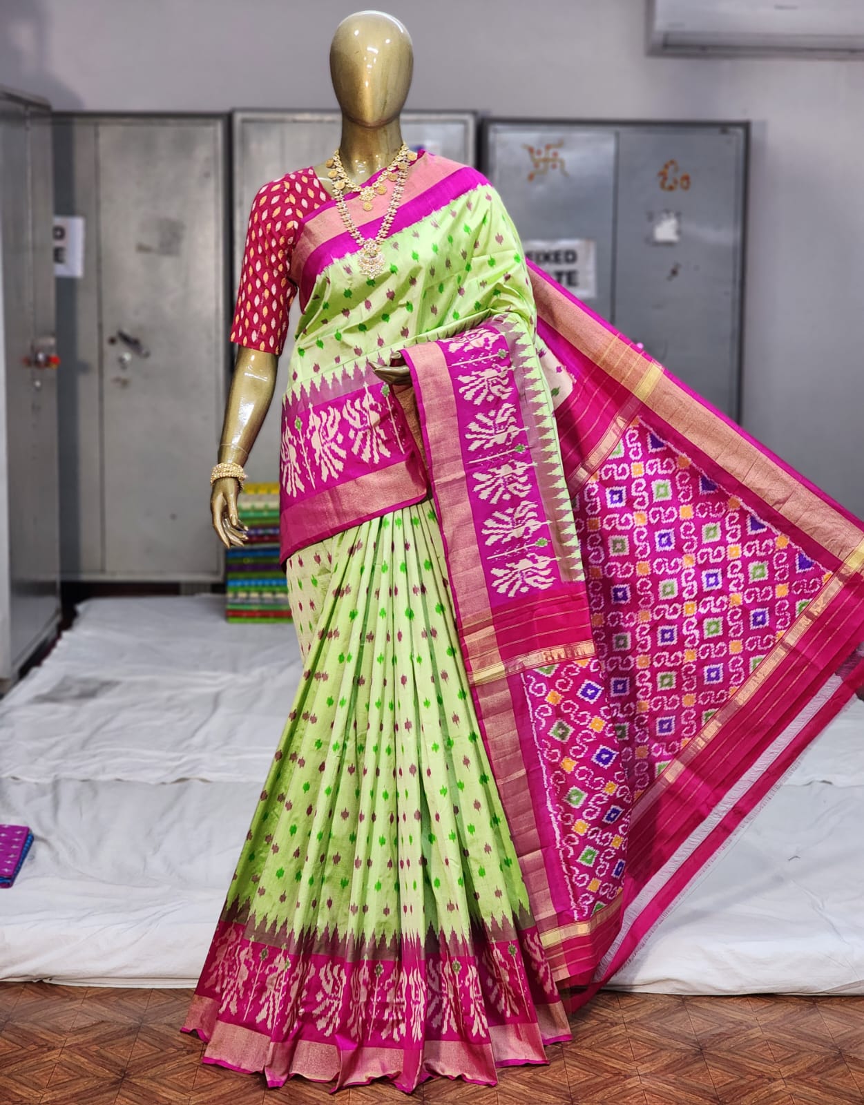 New ikkat hot sale pattu sarees