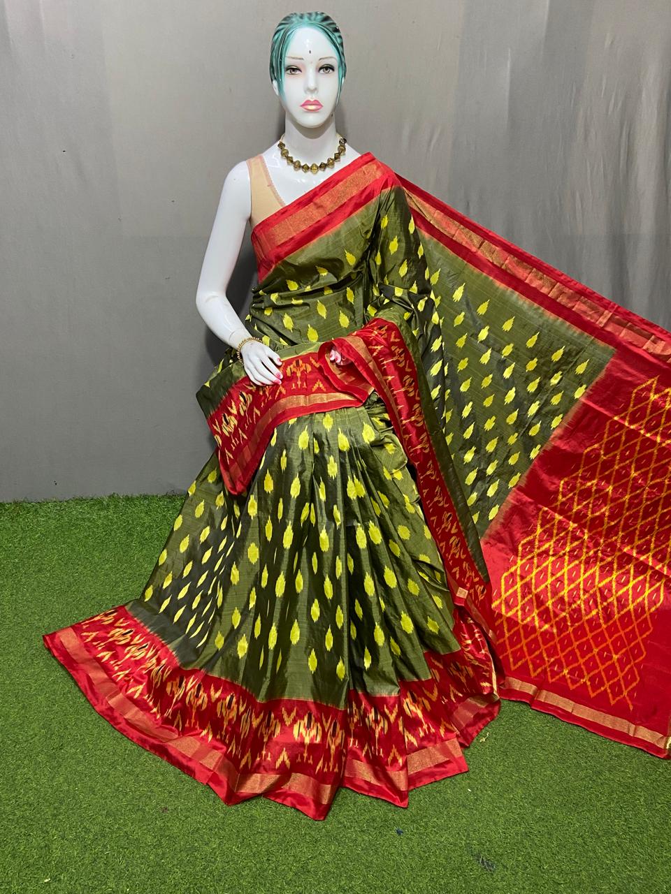 Pochampally Weaves Pure Ikkat Silk Saree – MeherKriti