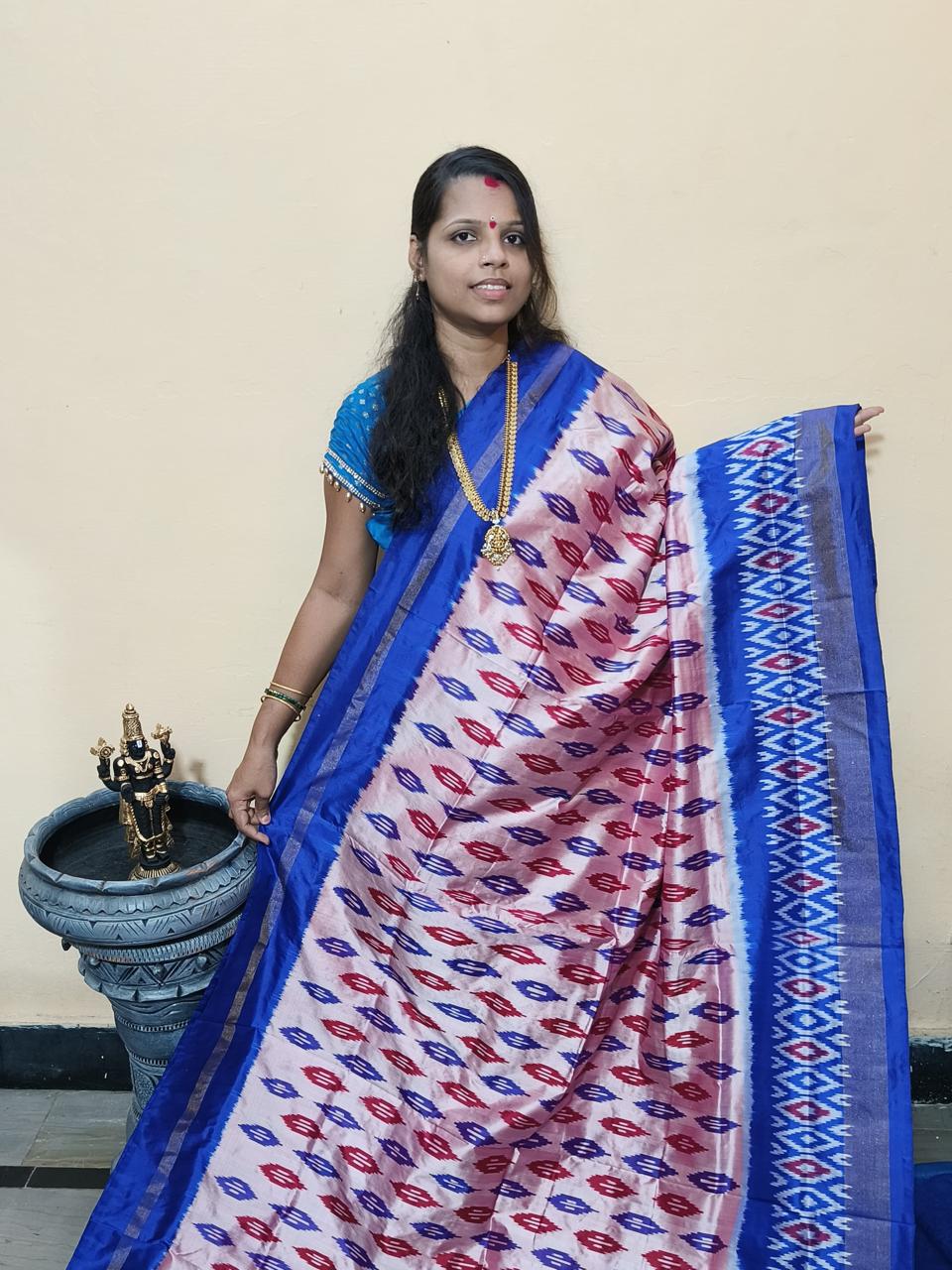 Pochampally Ikkat Silk Saree Light Weight With Blouse Handloom Sarees PRSS700019 HandloomWear