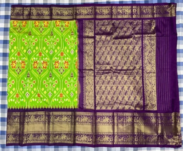 Pochampally Ikkat Silk Kanchi Border Sarees -SMKS18003