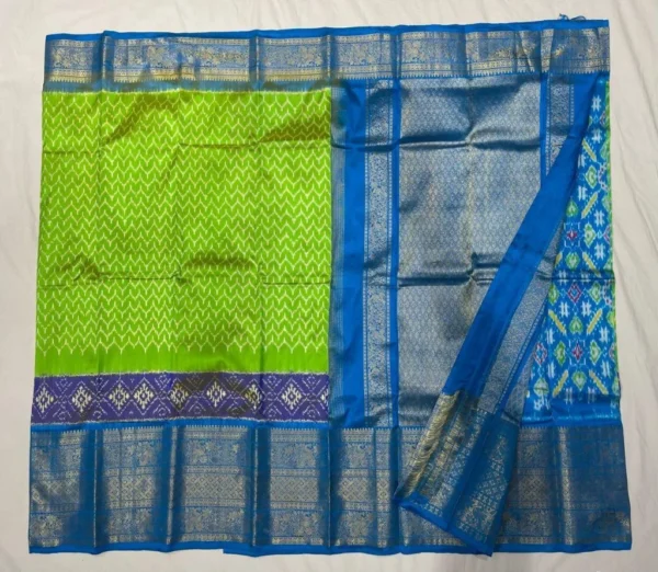 Pochampally Ikkat Silk Kanchi Border Sarees -SMKS18007