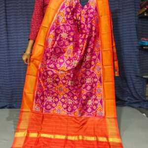 Pochampally Ikkat silk dupattas, ikkat handloom silk dupatta, ikkat pattu chuni, Pochampally Dupattas