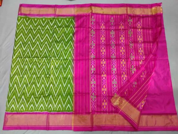 Pochampally Silk Sarees Multi Color Handloom Sarees -ARH10025