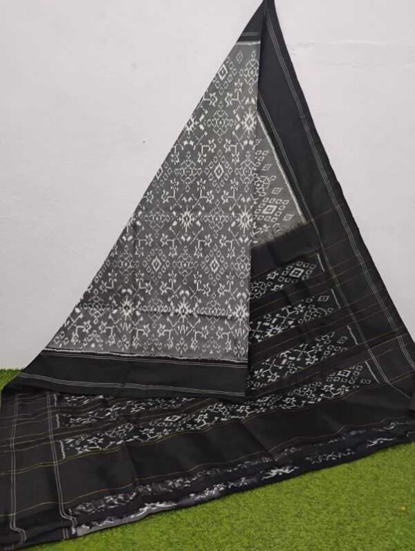 Pochampally Silk Sarees Multi Color Handloom Sarees -ARH10043