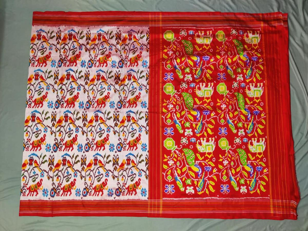 Pochampally Ikat Silk Sarees 15000 Silk Mark Certified, Silk Mark Certified Pochampally Sarees, Pochampally Pure Silk Sarees, Original Pochampally Ikat Silk Sarees, Handloom Pochampally Silk Sarees, Authentic Silk Mark Certified Sarees, Pure Silk Ikat Sarees, Buy Pochampally Silk Sarees Online, Designer Ikat Silk Sarees, Telangana Handloom Silk Sarees, Premium Pochampally Silk Sarees, Traditional Ikat Silk Sarees, Indian Handloom Silk Sarees, Certified Silk Sarees Online, Handwoven Pochampally Sarees