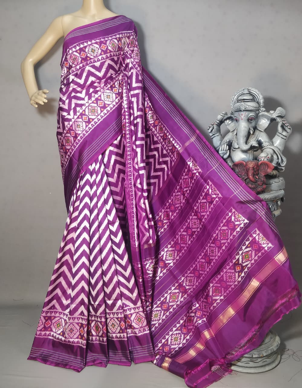 Pochampally Ikat Silk Sarees for Festivals, Elegant Pochampally Ikat Silk Sarees Online Pochampally Ikat Silk Sarees with Zari Work, Pochampally Ikat Sarees for Special Occasions, Affordable Pochampally Ikat Silk Sarees in India, Designer Pochampally Ikat Silk Sarees, Pochampally Ikat Silk Saree with Modern Designs