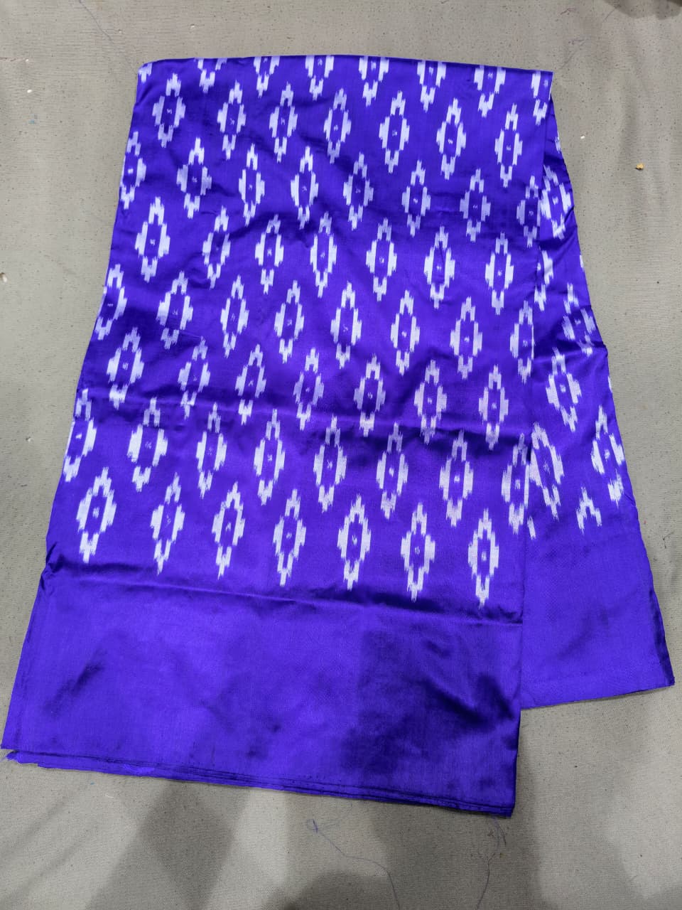 Pochampally Ikkat Silk Saree Light Weight Without Blouse -PRSS69003