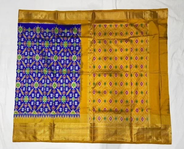 Pochampally Ikkat Silk  Saree  Kanchi Border With Blouse  -SMSS1390011