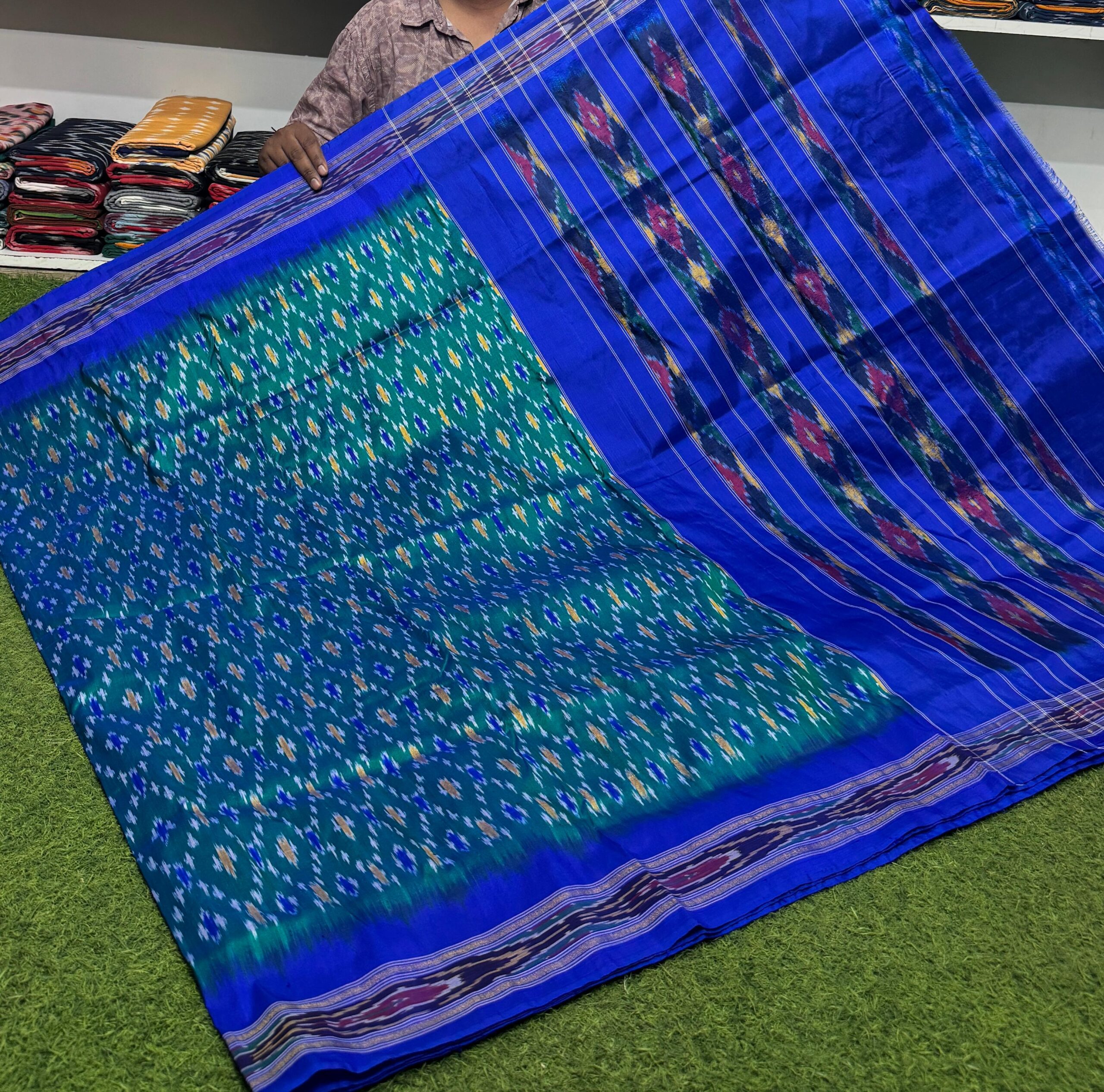 Pochampally Ikkat Silk Saree Light Weight Without Blouse -SRSS690011