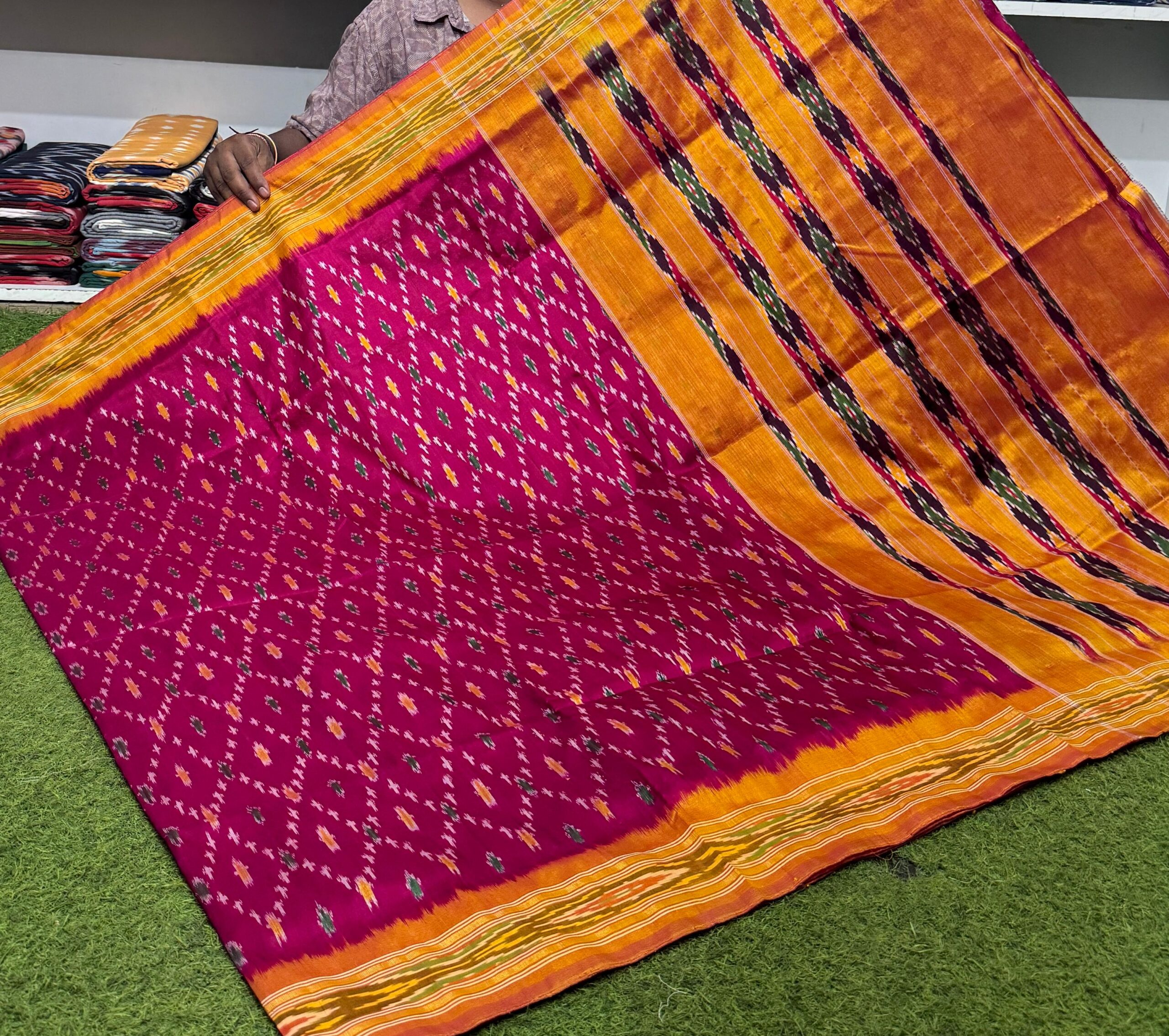 Pochampally Ikkat Silk Saree Light Weight Without Blouse -SRSS690012