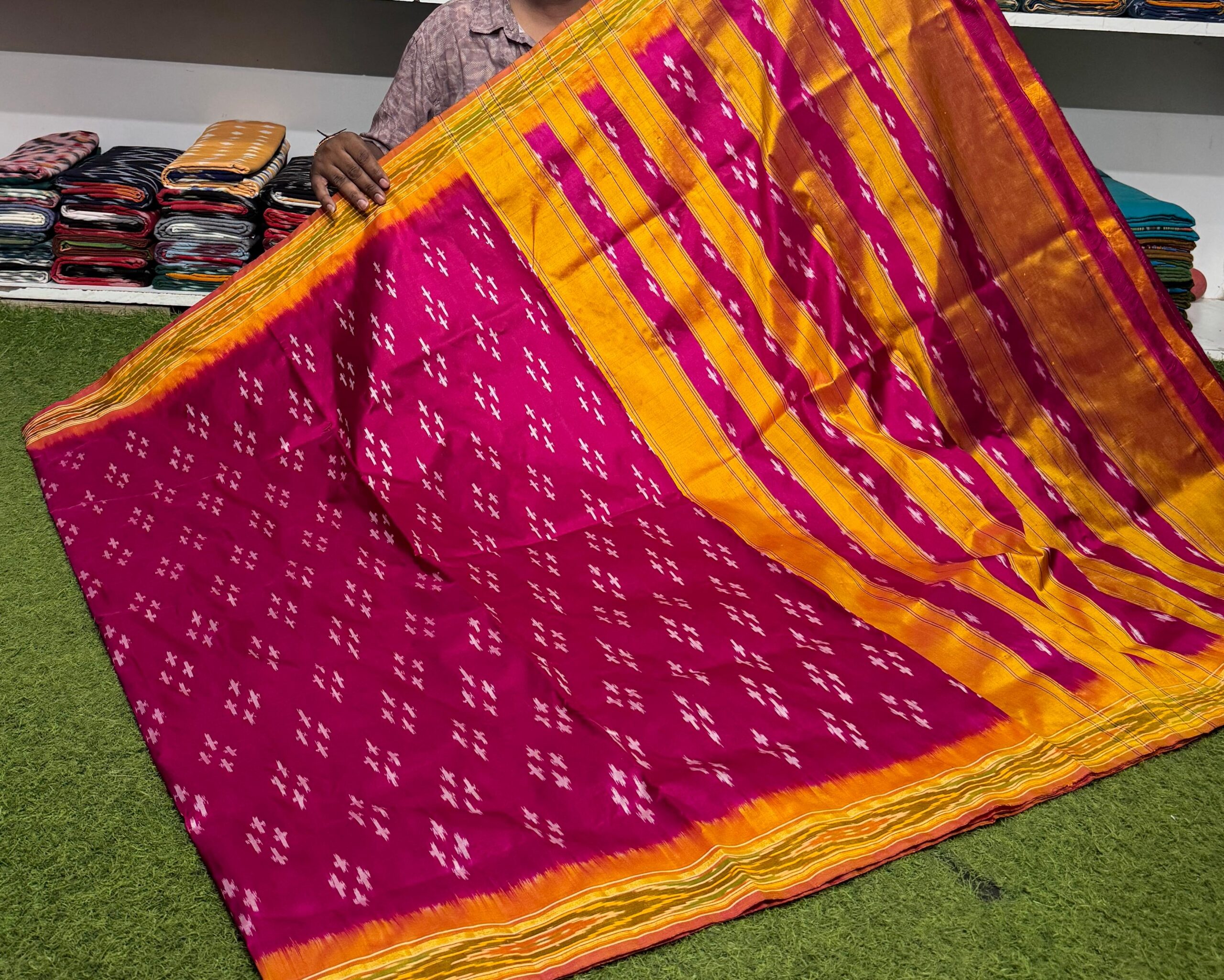Pochampally Ikkat Silk Saree Light Weight Without Blouse -SRSS690013