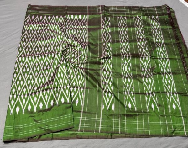 Pochampally Ikkat  Silk  Saree Light Weight Without Blouse  -SRSS690020