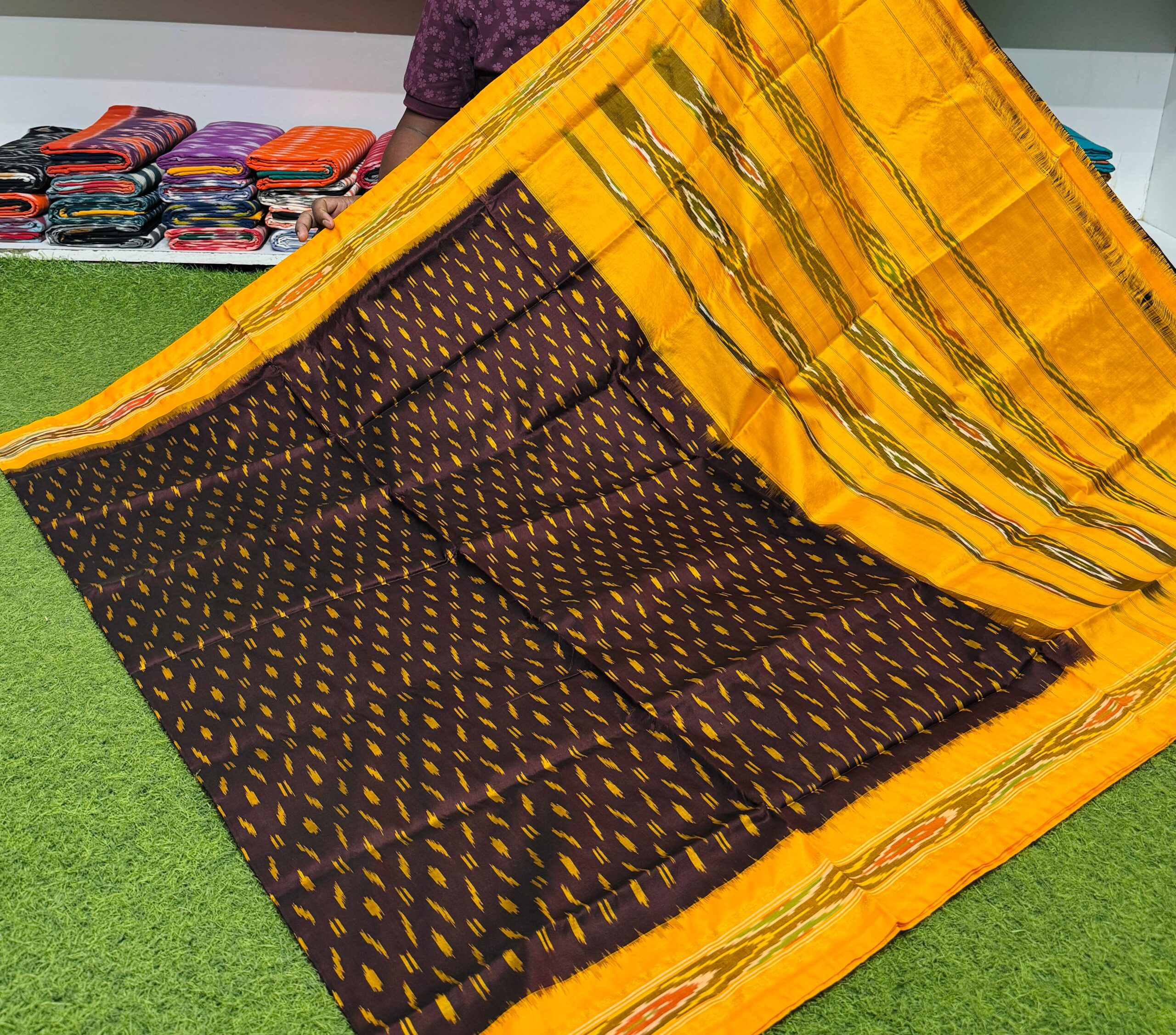 Pochampally Ikkat Silk Saree Light Weight Without Blouse -SRSS690021