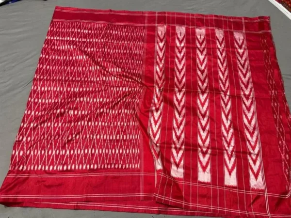 Pochampally silk sarees traditional designs, ikkat silk sarees without blouse, pochampally silk sarees old designs