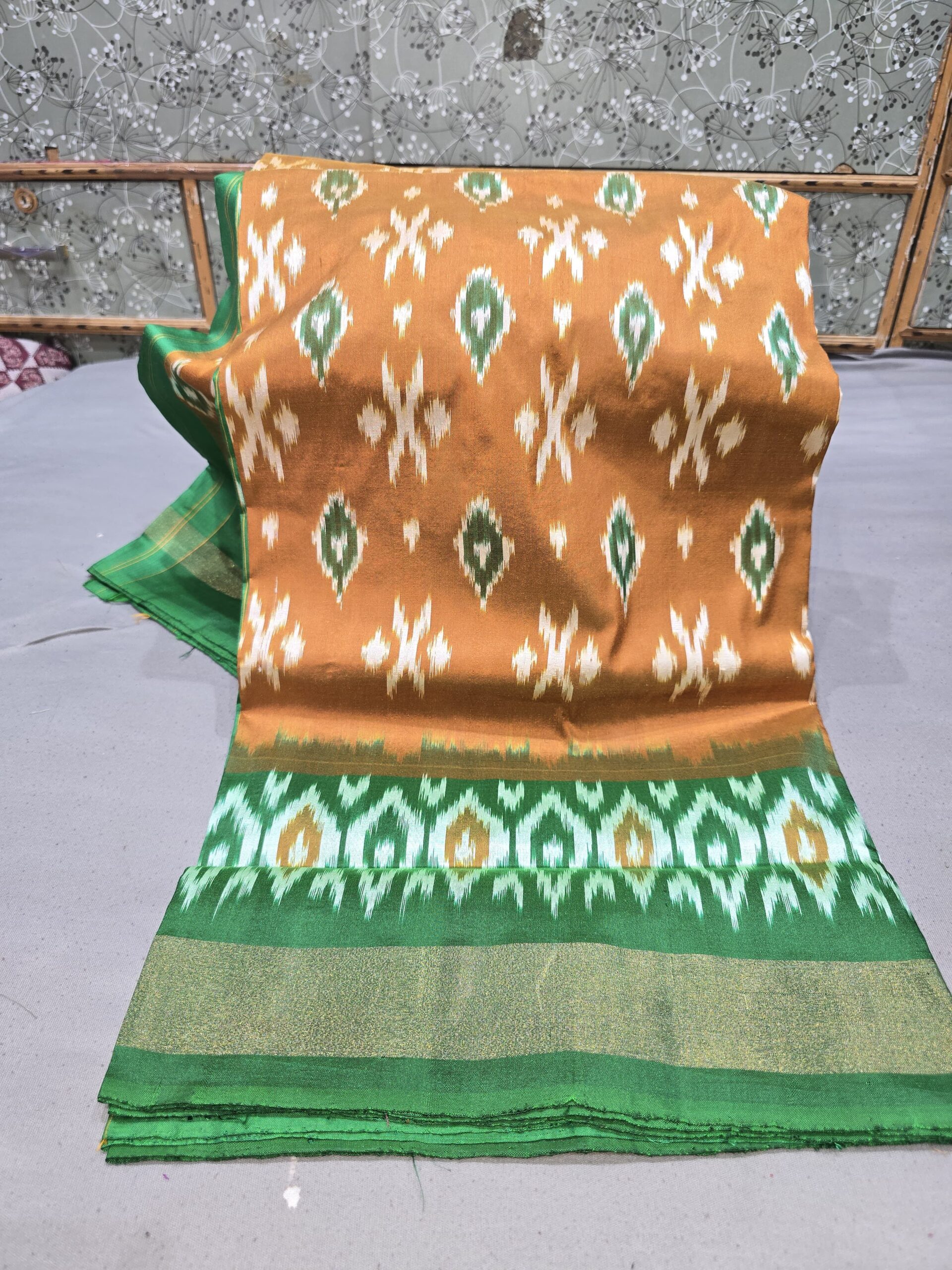 Pochampally Ikkat Silk Saree Light Weight With Blouse -PRSS70051