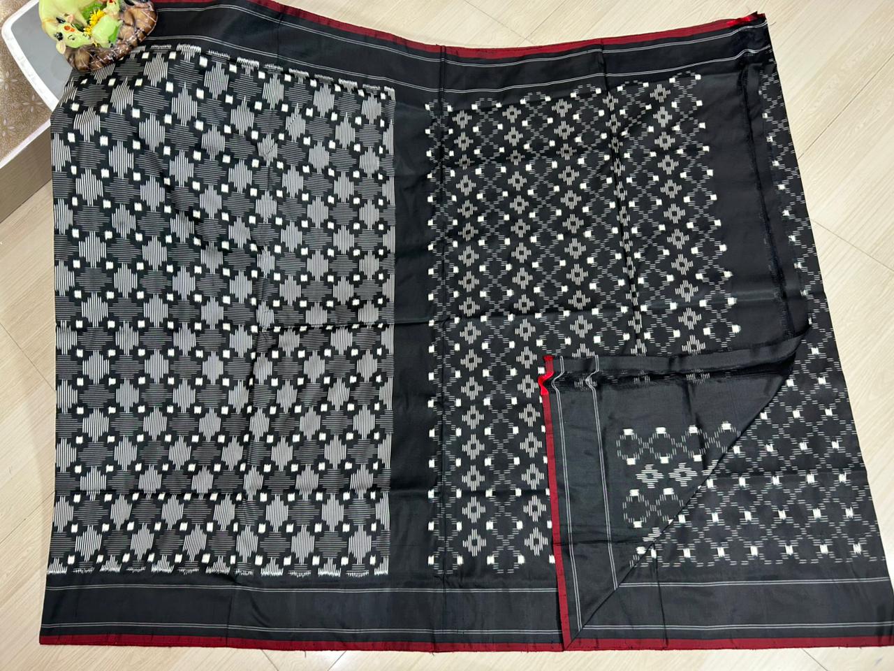 Pochampally Ikkat Telia Rumal Silk Sarees,Ikkat telia rumal sarees, pochampally silk sarees price, silk mark certified sarees, double ikkat silk sarees.