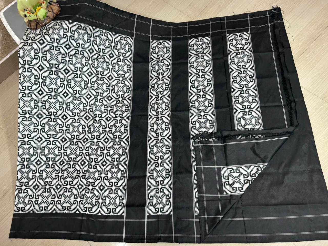 Pochampally Ikkat Telia Rumal Silk Sarees,Ikkat telia rumal sarees, pochampally silk sarees price, silk mark certified sarees, double ikkat silk sarees.